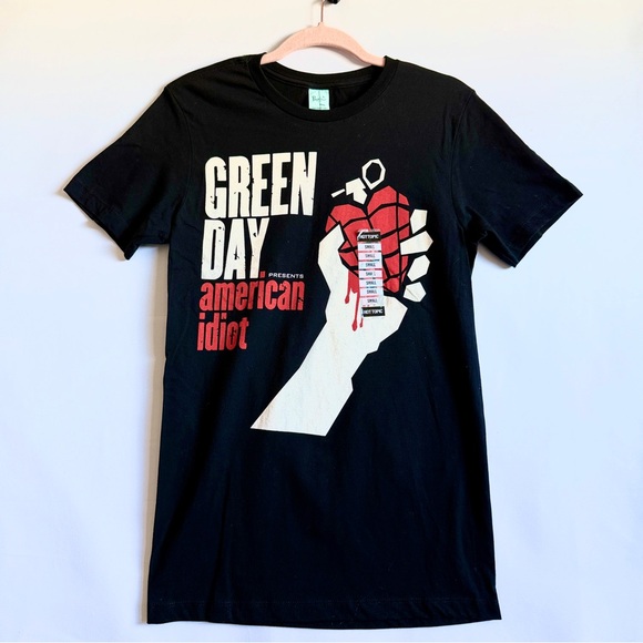 Green Day American Idiot Band Tee NWT Hot Topic Size Small - Picture 1 of 5